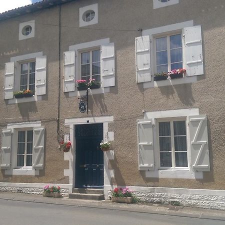 Bed and Breakfast Vingt Grand Rue Champagne-Mouton Экстерьер фото