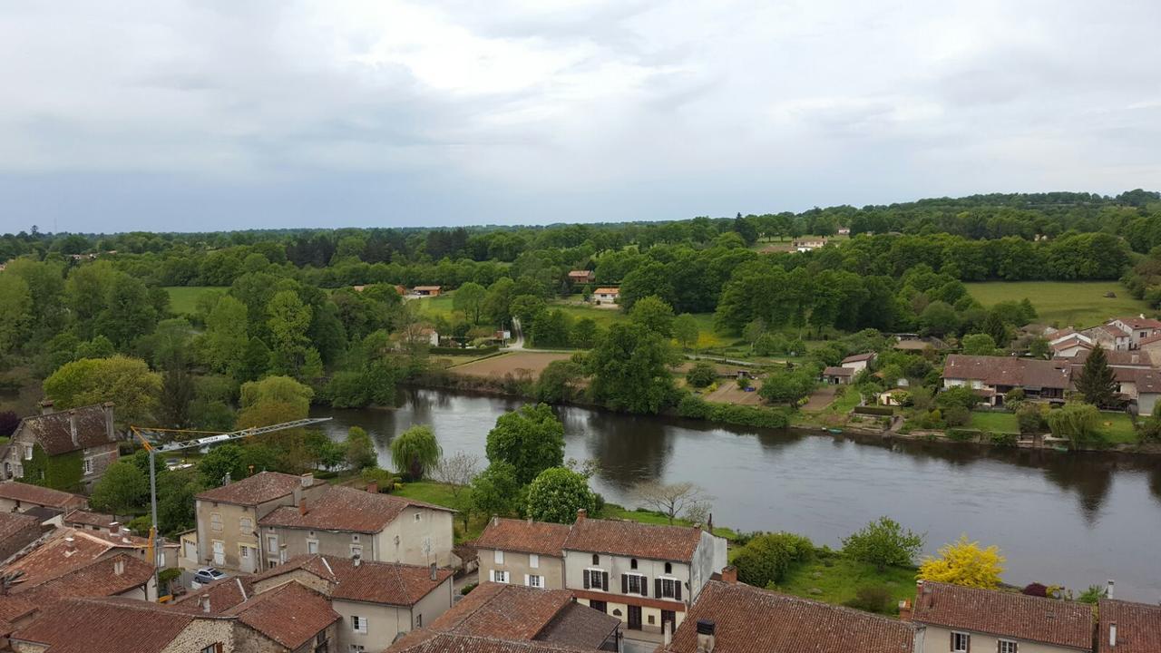 Bed and Breakfast Vingt Grand Rue Champagne-Mouton Экстерьер фото