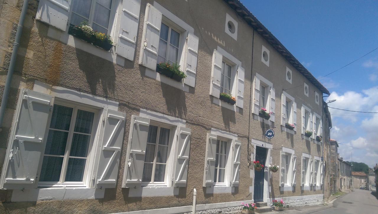 Bed and Breakfast Vingt Grand Rue Champagne-Mouton Экстерьер фото