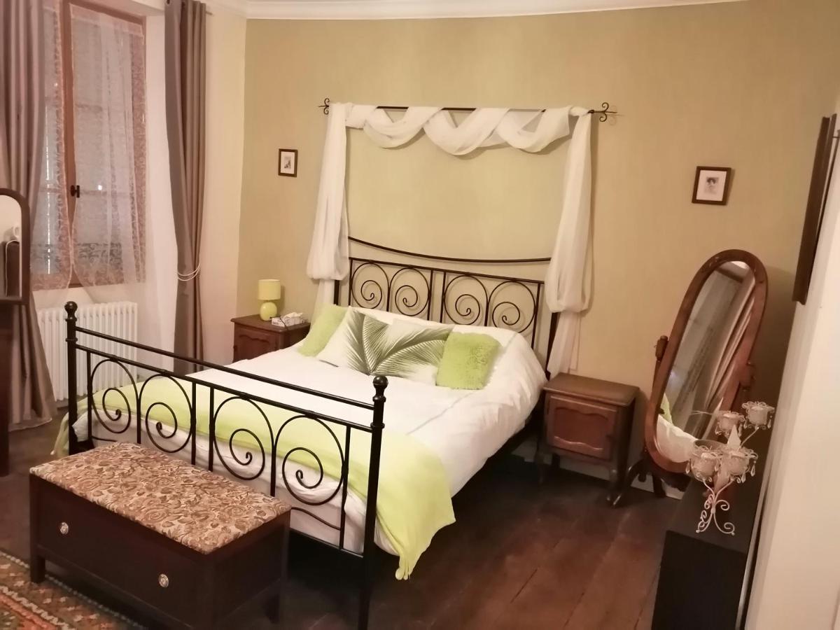Bed and Breakfast Vingt Grand Rue Champagne-Mouton Экстерьер фото